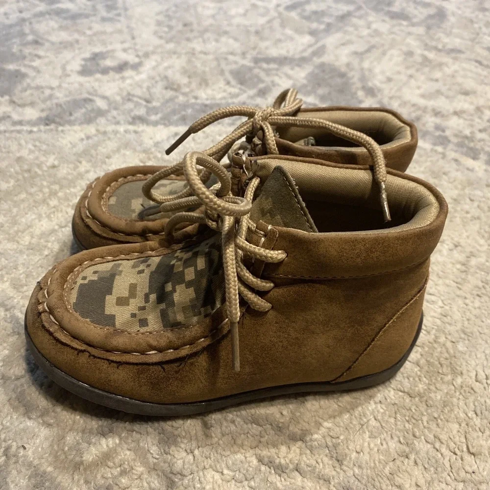 Double Barrel Boys Kids Shoes‎ Digital Camo Moccasin Beige Tie Shoes Sz 9